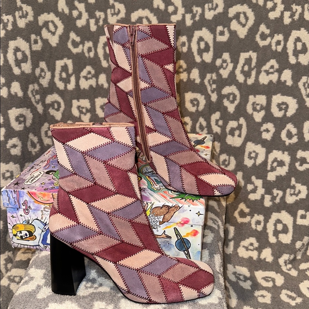 Jeffrey Campbell Verus-PW in Pink Suede Multi ๐ Heeled Booties New & Never Worn - Picture 10 of 17